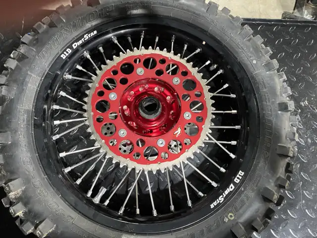 Honda CRF450RL/RX/R Dubya 18” Rear Wheel w disc, sprocket,tire  in Dirt Bikes & Motocross in Kawartha Lakes - Image 3