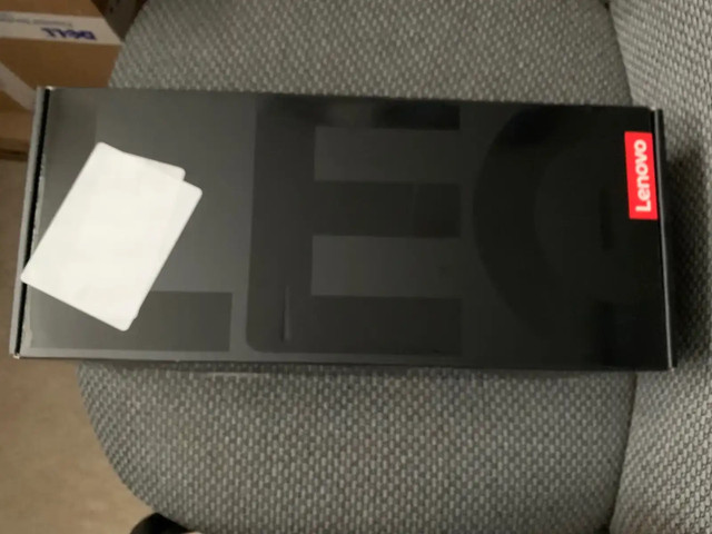Lenovo Legion Go 8.8" QHD PC Handheld Z1 extreme 16g ram 512 ssd in Laptops in Ottawa - Image 3