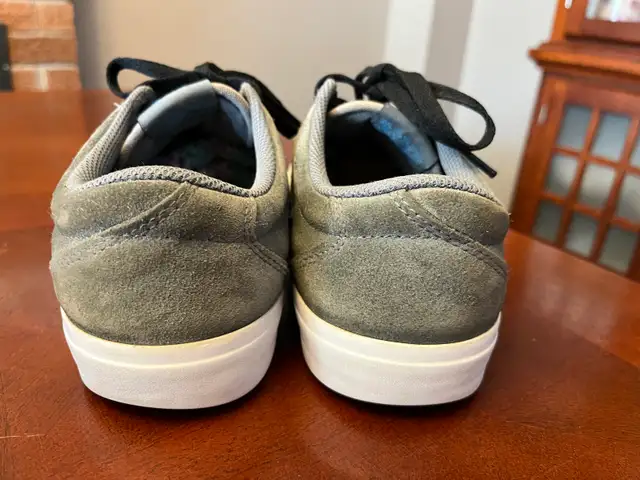 Men’s Nike SB Charge skate shoes - size 8.5 in Men's Shoes in Oshawa / Durham Region - Image 4