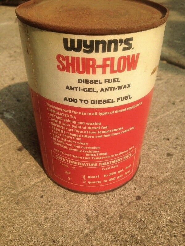 COLLECTIBLE Vintage Wynn's Shur-flow FULL can  in Arts & Collectibles in Regina - Image 2