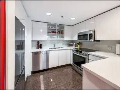 Furnished Room for Rent – Downtown Vancouver