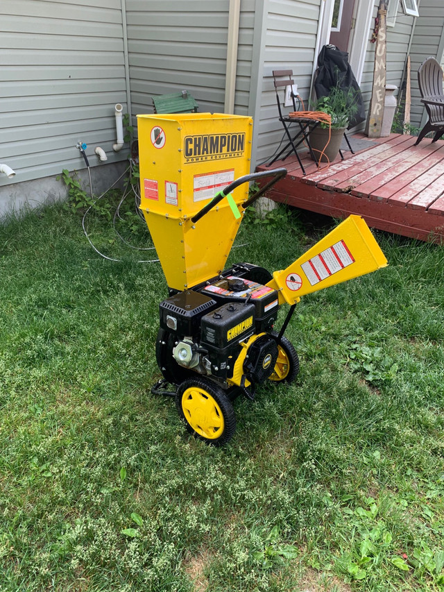 Champion 3in wood chipper (338 cc) Lawnmowers & Leaf Blowers