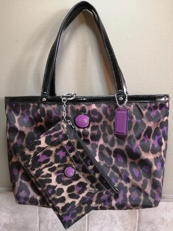 COACH Purple Animal Print Purse with Coin/Card Holder in Other in City of Halifax