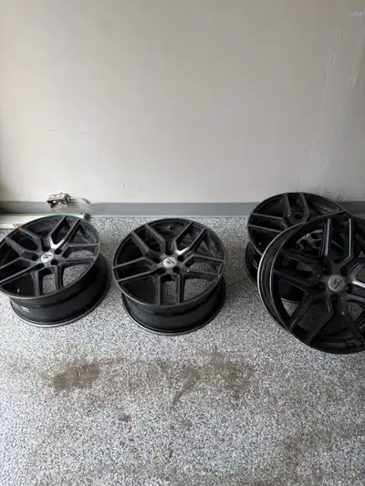 A set of C-WHEELS - ATLAS - 18X8 - BLACK MACHINED GREY bought at Costco. Specifications Item # 14830...