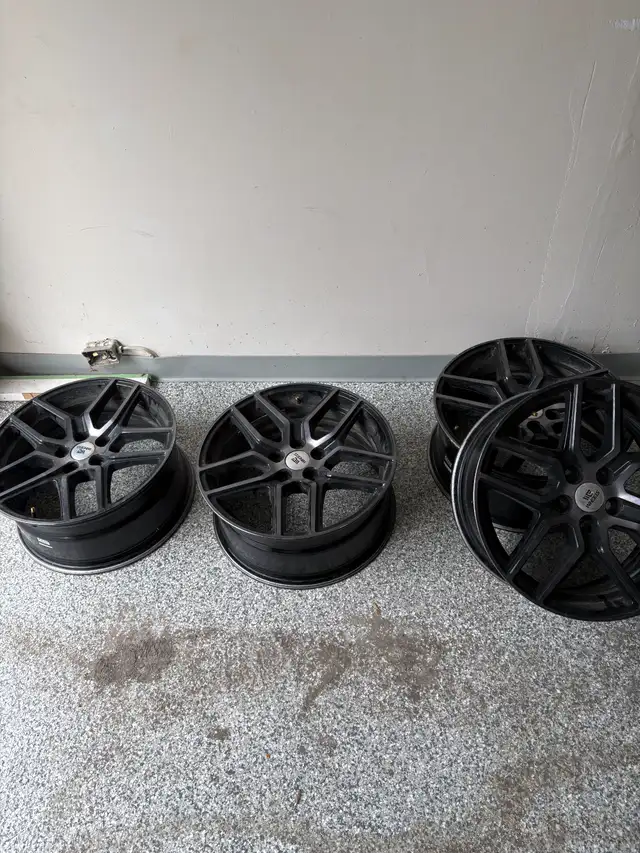 18X8 - BLACK MACHINED GREY ALLOY WHEELS in Tires & Rims in Oshawa / Durham Region - Image 2
