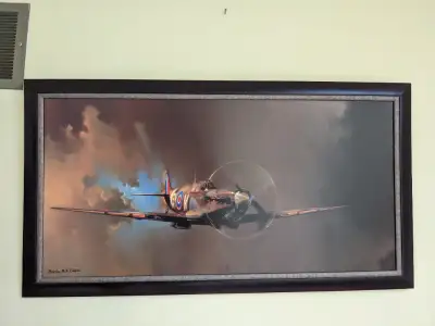 Frame size 39.5 x 21 inches. There's a tiny stretch at the bottom of the print (plz see the last pho...