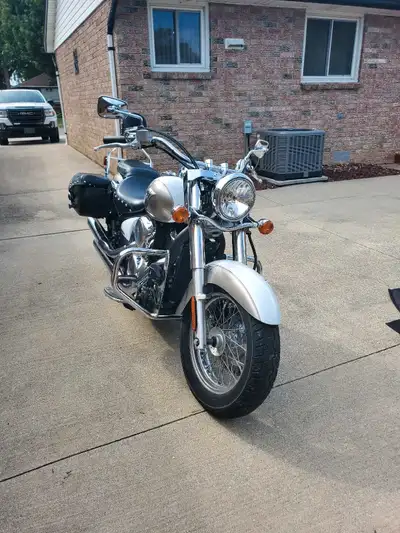 2008 kawasaki vulcan 900 runs great just safeted last year. Great starter bike. $3400 OBO Selling AS...