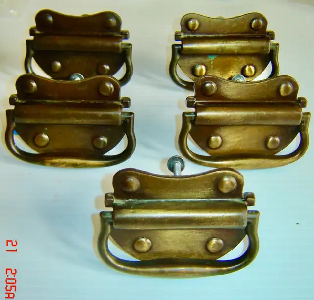 Lot of Lovely Vintage Brass & Wood Drawer/Desk/Cabinet Handles in Arts & Collectibles in City of Toronto - Image 5