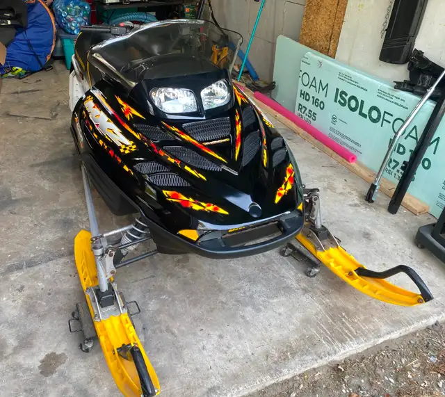 2003 Skidoo MXZ 500 Trail in Snowmobiles in Sarnia - Image 6