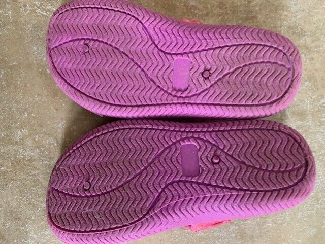 Girls Water Shoes Size 5/6 in Clothing - 12-18 Months in London - Image 3