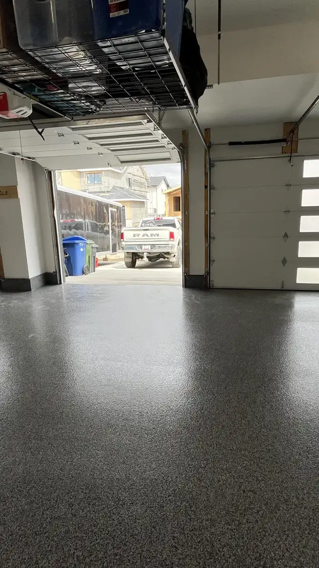 Epoxy / Polyaspartic Flake Floor64424243256450123