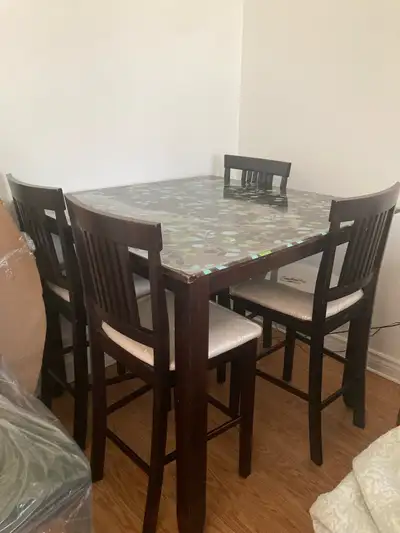 dining set in excellent condition , View more