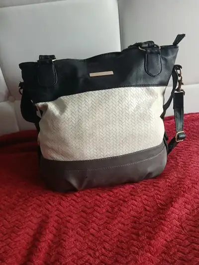  Sac à main / sacoche 2 tons – pratique et stylée, View more