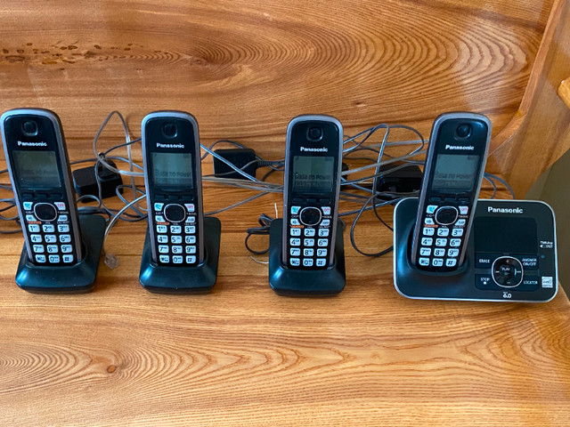 7 Panasonic cordless phones/answering machine in Home Phones & Answering Machines in Moncton - Image 4