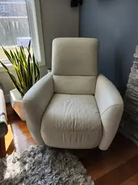 Contemporary Leather Recliner Chair - like new