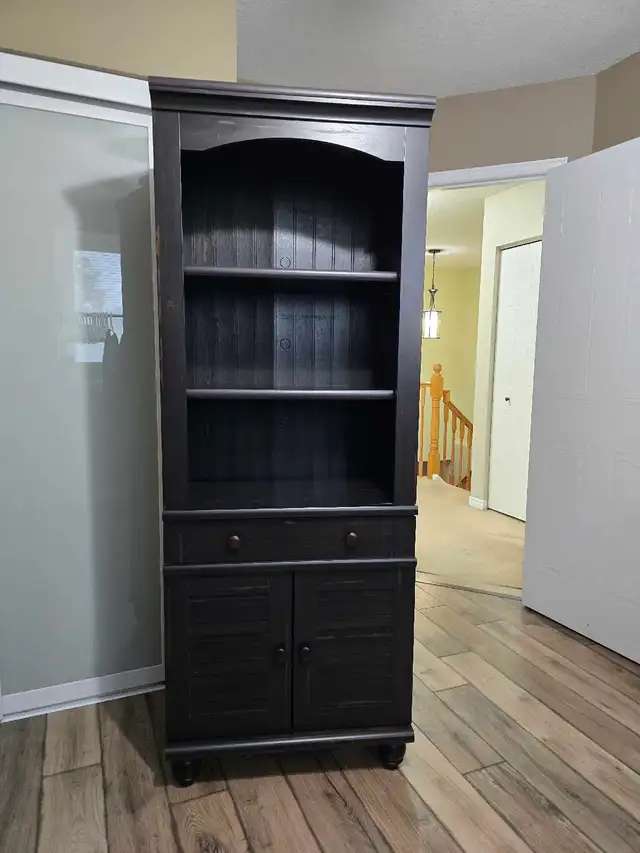 Hutch (display cabinet or bookcase) in Bookcases & Shelving Units in London - Image 3