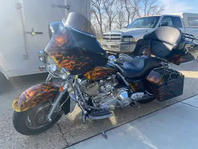 2nd Owner. 103 ci Screaming Eagle motor. Polished / Ported, high compression pistons, cam. 29,500 mi...