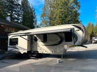 2017 Palomino -Columbus Compass 295RLC FifthWheel