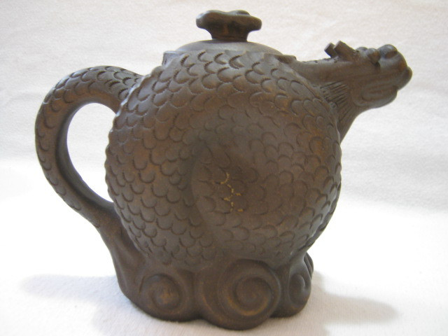 Chinese Purple Clay Dragon Teapot in Kitchen & Dining Wares in Winnipeg - Image 3