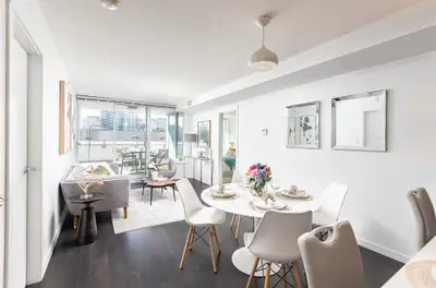 Experience high-end living in the heart of Richmond at the prestigious Tempo by Amacon. This bright...