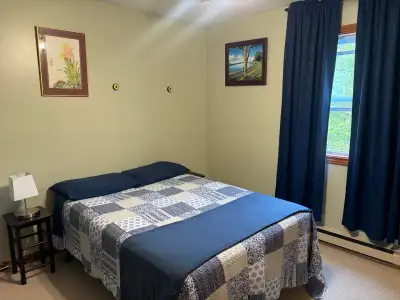 Huge room for rent in a big house in Bel Ayr Park in Dartmouth, NS. Close to bus stops, Portland Hil...