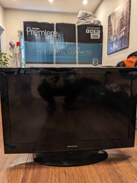 Samsung TV 32 Inches Moving Out Sale