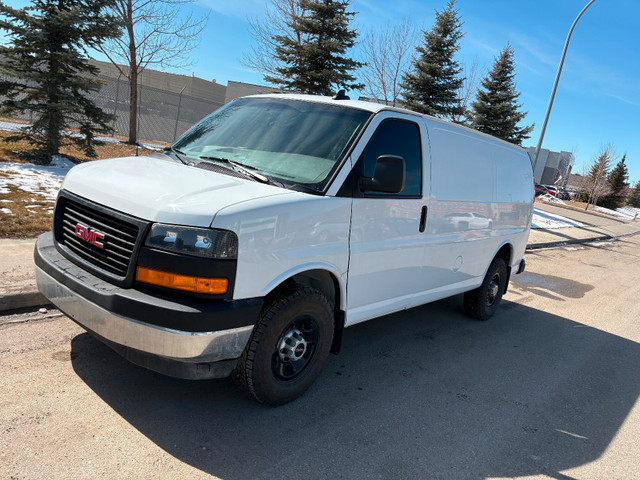 LOW KM 2021 GMC Savana 3/4 Ton 135 wheel base, lots extras in Cars & Trucks in Calgary - Image 4