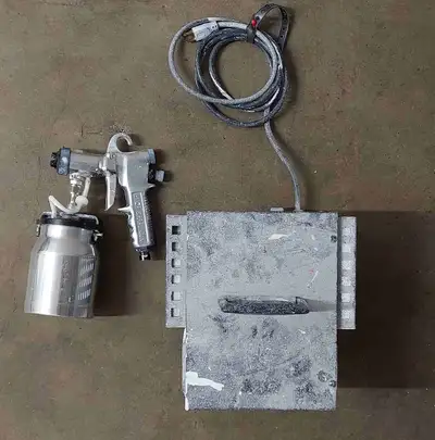 Fuji HVLP Spray System 3 stage turbine Plus Accessories Used in home workshop, no professional use....