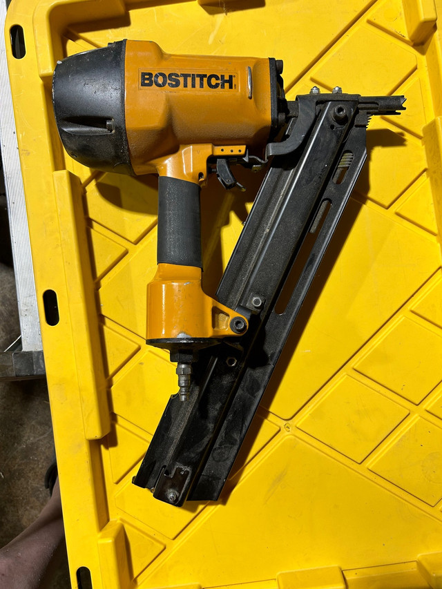 Bostitch framing Nailer in Power Tools in Moose Jaw