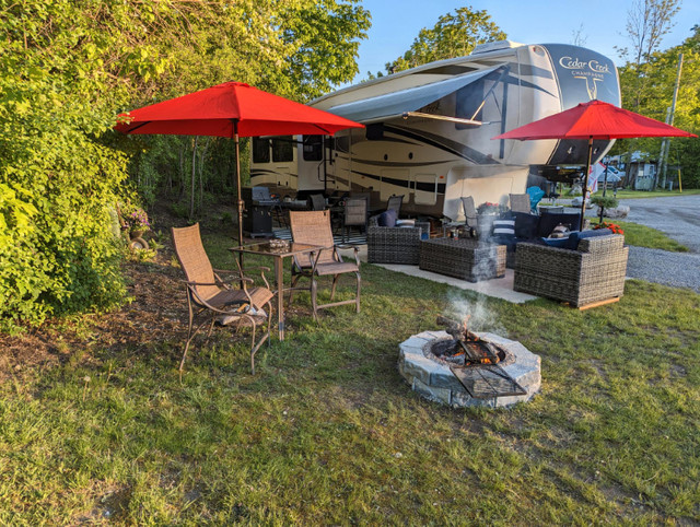 2017 Cedar Creek 38EL RV, Champagne Edition in Travel Trailers & Campers in Brockville - Image 2
