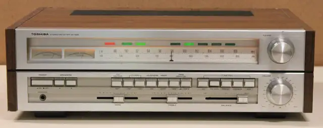 Vintage (1976-77) Toshiba SA-520 Stereo Receiver in Stereo Systems & Home Theatre in St. Catharines - Image 2