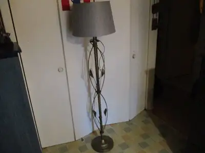 VINTAGE ART DECO STYLE FLOOR LAMP WITH SHADE-BUDDING FLOWERS!, View more