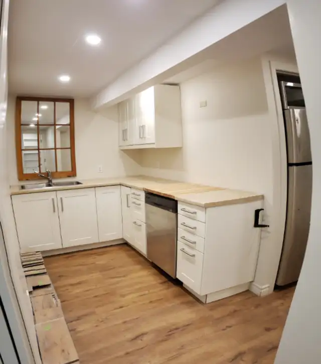 Basement apt. in great clean & quiet house! Wifi! A/C! Parking! in Long Term Rentals in Kitchener / Waterloo - Image 2