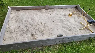 Sandbox 10 x 6 with bottom and digger, View more
