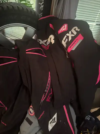 I'm offering a brand new woman’s FXR suit that I paid $1000 for! This stylish and high-quality snowm...