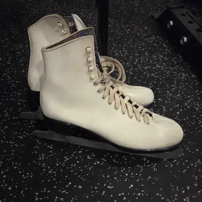 Lange Classic White Ice Skates (Womens / Ladies) Size 9, View more