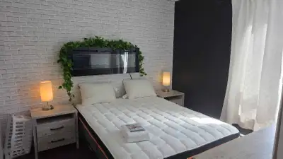 Chambre à Louer - Femme seulement Je suis une femme de 42 ans à la recherche d'une colocataire pour...