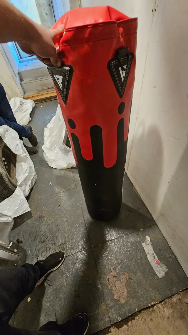 RDX Punching Bag ( Filled up ) 80$ in Garage Sales in Ottawa - Image 4