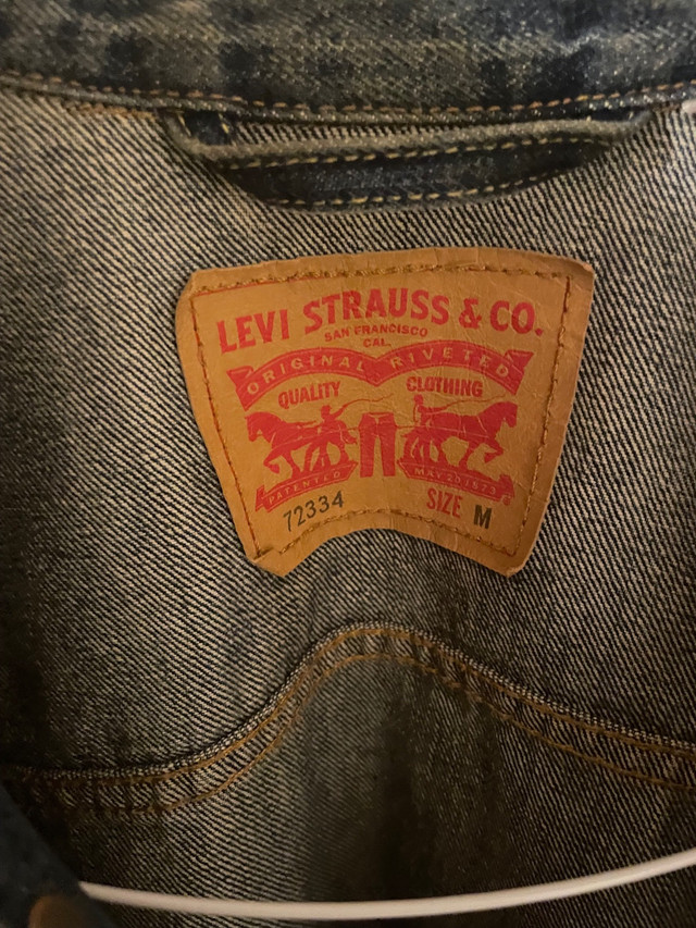 Levi’s Men’s Denim Jacket - Size M - Excellent Condition in Men's in City of Toronto - Image 2