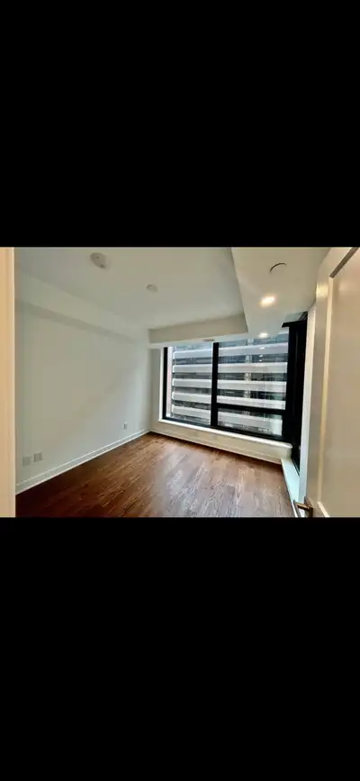 room for rent in the heart of downtown ottawa utilities included WIFI extra HYDRO SPLIT will have a...