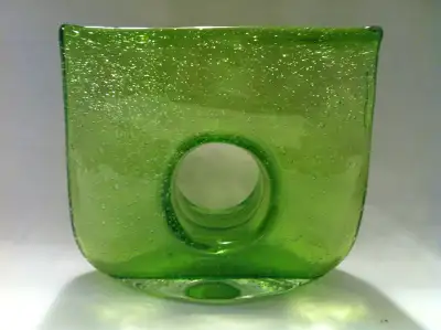 A NICE CONTEMPORARY GREEN VASE BY CHIVE.CA GLASS IT IS IN PERFECT CONDITION IT CAN BE PICKED UP IN A...