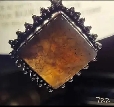 Pendentif alliage et agate naturelle. Agate and alloy pendant, View more