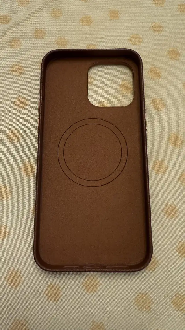 Genuine Leather Case for iPhone 15 Pro Max in Cell Phone Accessories in City of Toronto - Image 2