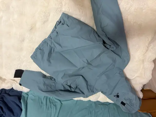 Women’s Snowboarding Jacket in Women's - Tops & Outerwear in City of Toronto - Image 4