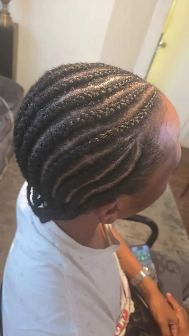 Hair Stylist64985459440130122