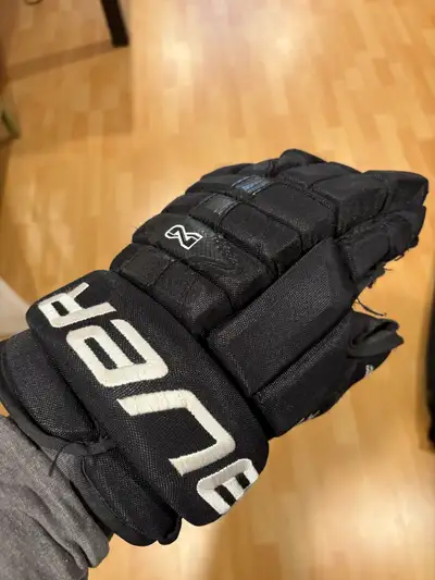 Bauer men’s hockey gloves, View more