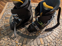 Womens Salomon Sensifit XWave 8.0 Black Ski Boots Size 9 US