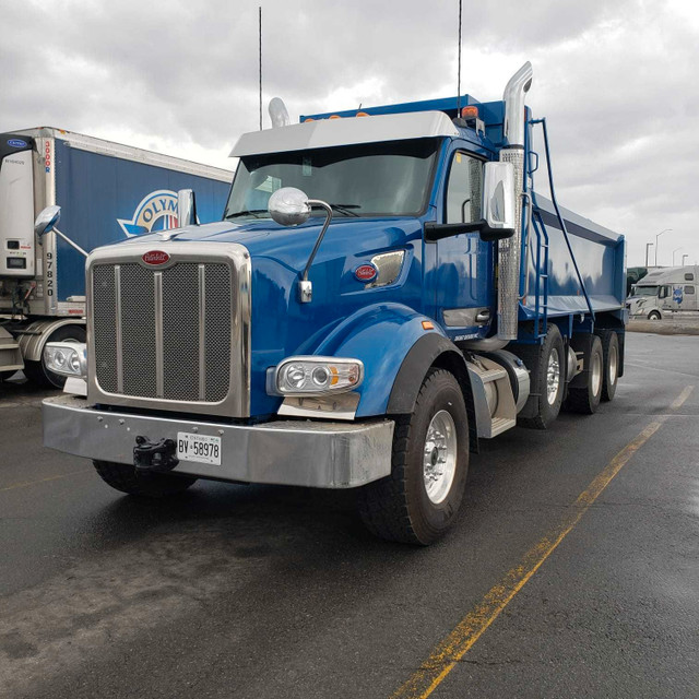 Triaxle Dump truck in Heavy Trucks in Ottawa