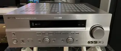 In excellent condition. Model number is RX-V559 Comes with remote control No HDMI, can connect to sm...