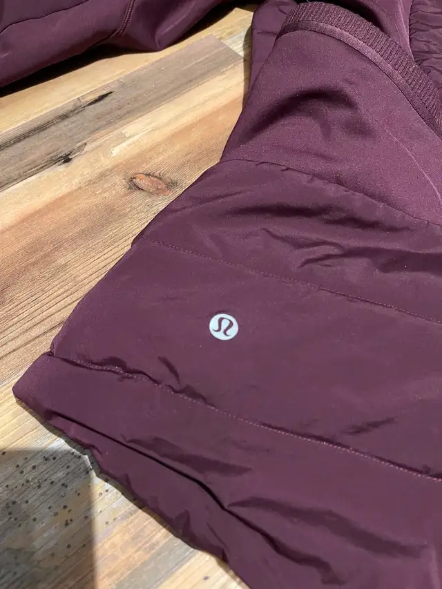 Lululemon Down For It All Jacket - Women’s Size 10 - Like New in Women's - Tops & Outerwear in Hamilton - Image 6